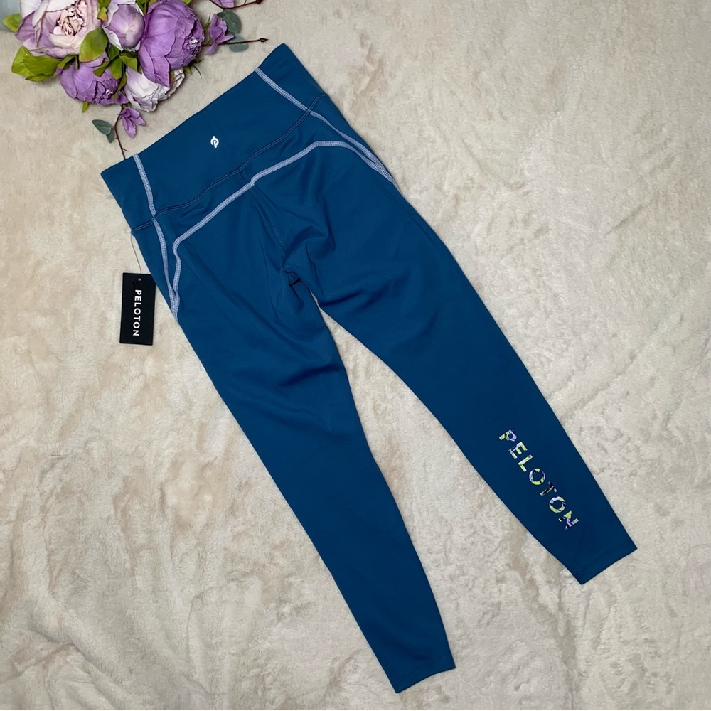 SOLD NWT Peloton Move Mission 2-Piece Outfit - Picture 10 of 14